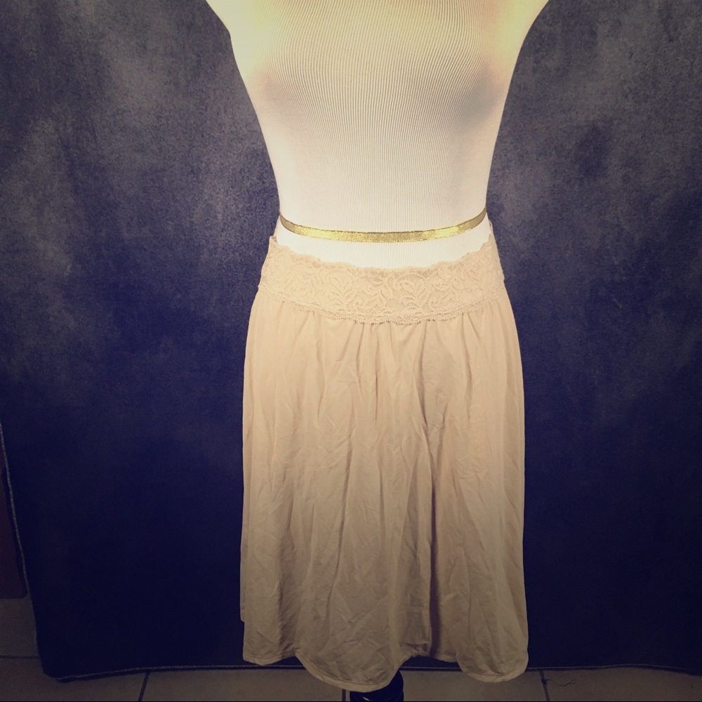 EUC 18” Nude Slip